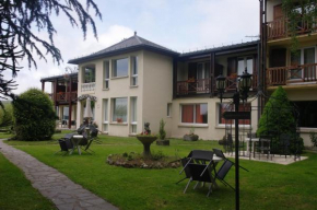  Hostellerie Saint Clément  Вик-Сюр-Сер